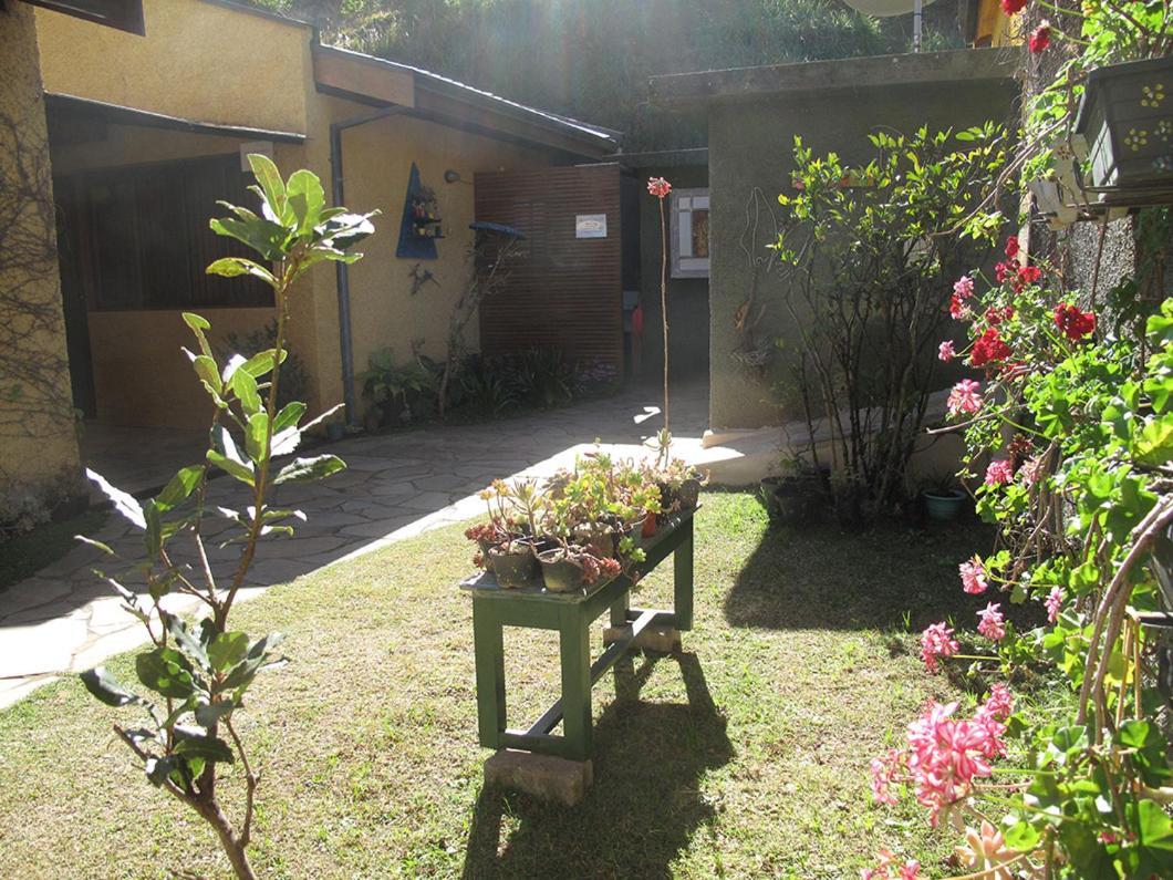 Hospedaria Vila Khepri Gonçalves Exterior foto