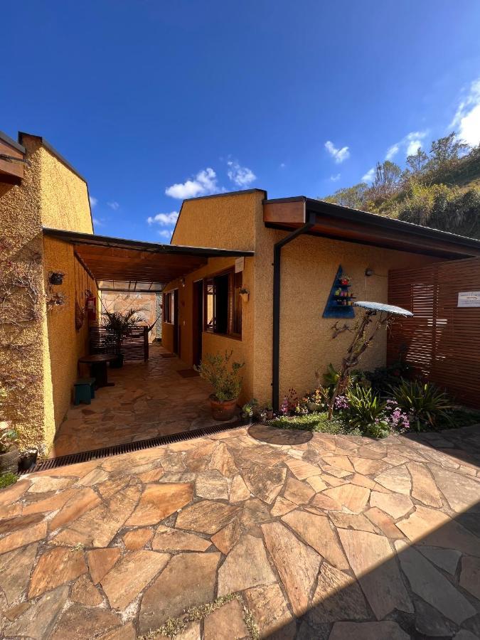 Hospedaria Vila Khepri Gonçalves Exterior foto